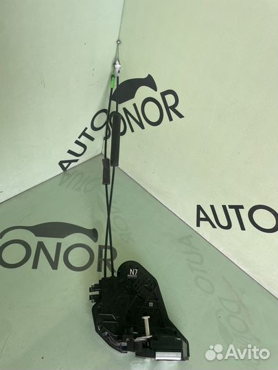 Замок задней левой двери toyota rav 4 xa50