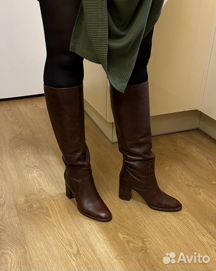 Сапоги кожаные Kristina & Milan на каблуке