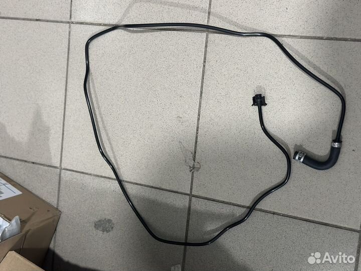 Трубка расширительного бачка Ford focus 3