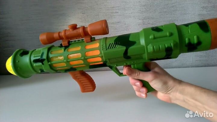 Игрушечная базука. Игрушки для мальчиков