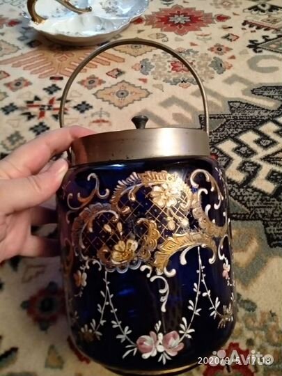 Антикварная бисквитница