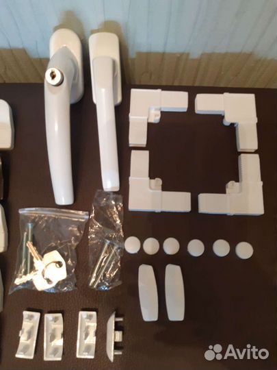 Фурнитура к пластиковым окнам