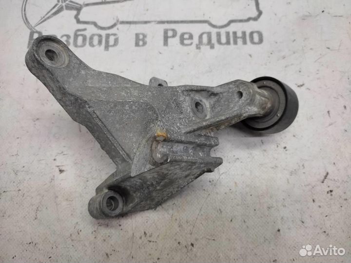 Кронштейн обводного ролика w118 CLA-class 282.9