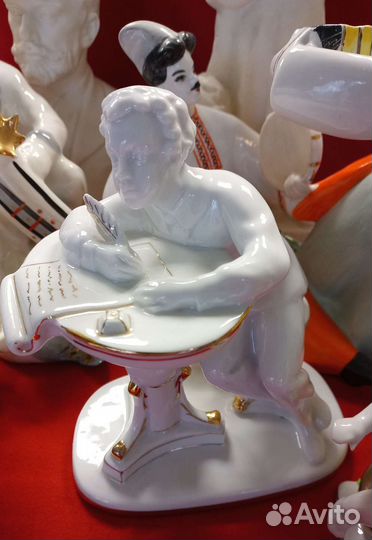 Фарфоровые статуэтки