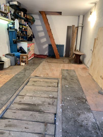 Гараж, > 30 м²