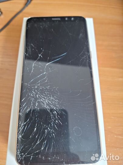 Samsung Galaxy A8 (2018), 4/32 ГБ