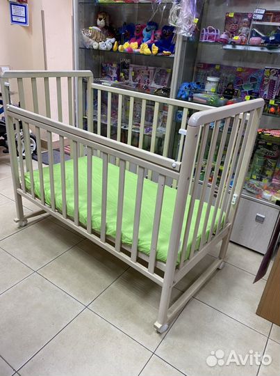 Крепкая Кроватка с матрацем прокат