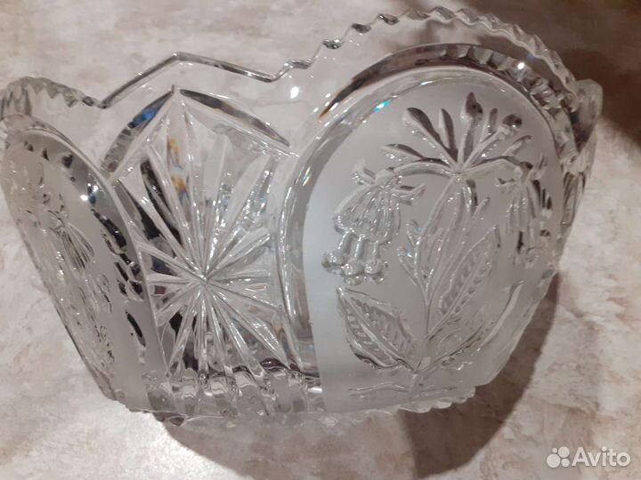 Большая хрустальная ваза