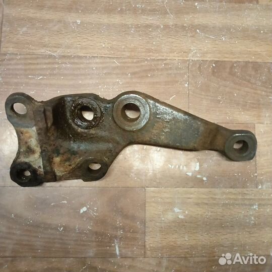 Рычаг рулевой трапеции сошка правый BMW E34