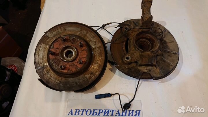 Кулак поворотный передний Land Rover Freelander 1