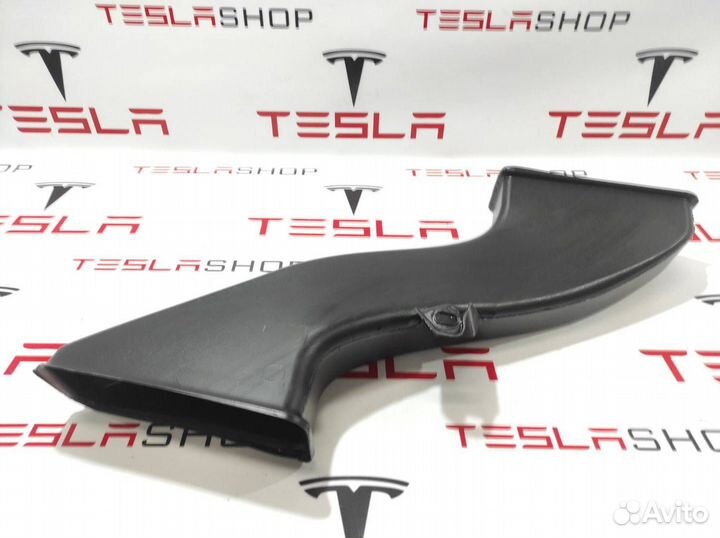 Воздуховод (дефлектор) радиатора Tesla Model X