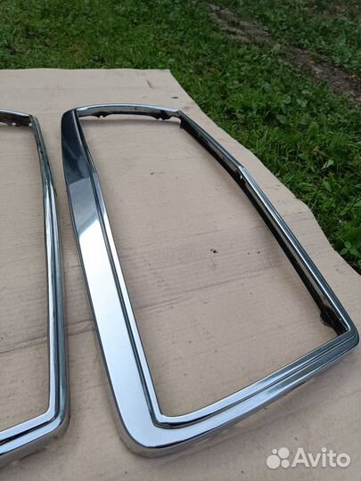 Рамка решётки радиатора Мерседес Е124