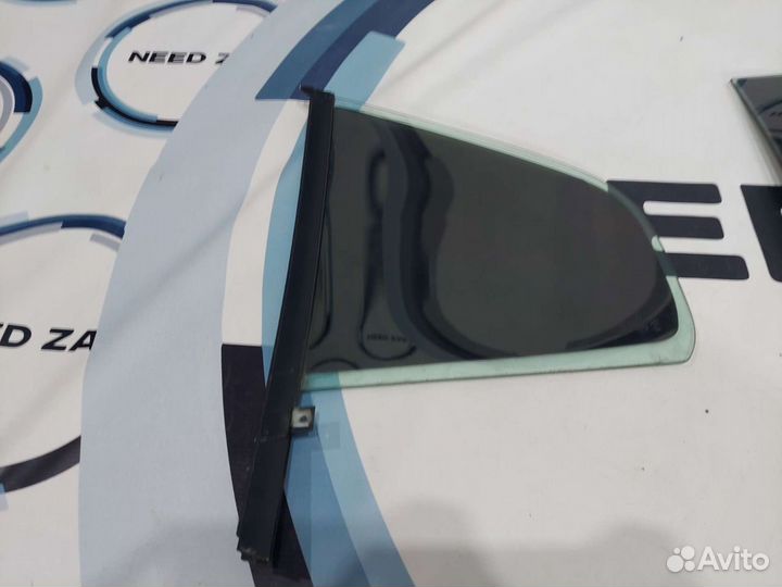 Стекло заднее правое Skoda Octavia А4