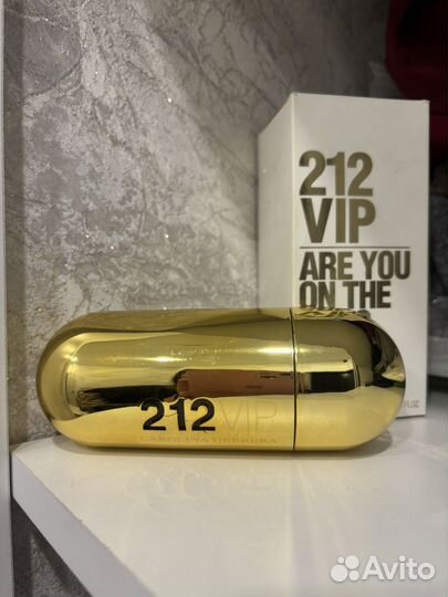 Духи женские carolina herrera 212 vip