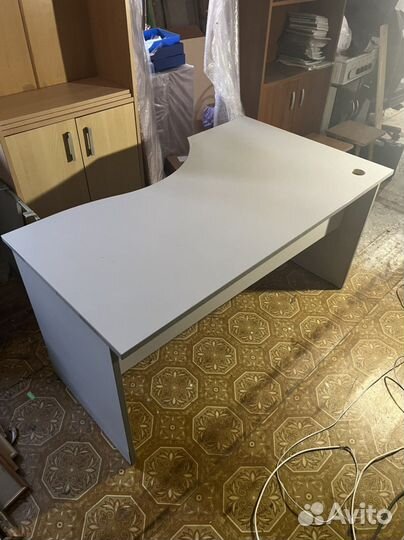 Офисная мебель, кресла, столы, шкафы