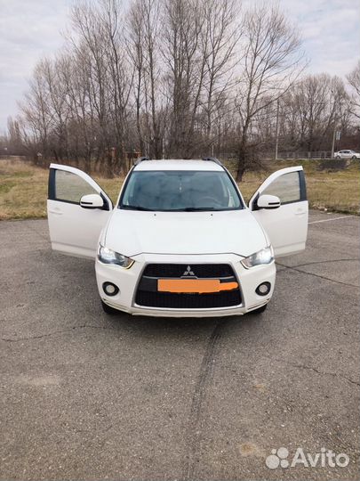 Mitsubishi Outlander 2.0 CVT, 2011, 236 494 км