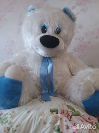 Большой плюшевый медведь -около 65 см