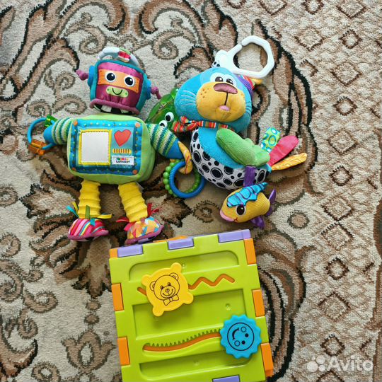 Развивающие игрушки для малышей