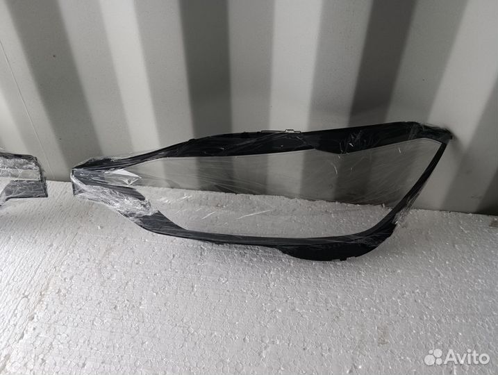 Стекло фары левое / правое Volvo XC60 2017-2021
