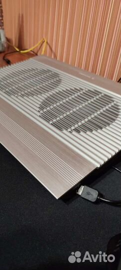 Охлаждающая подставка для ноутбука