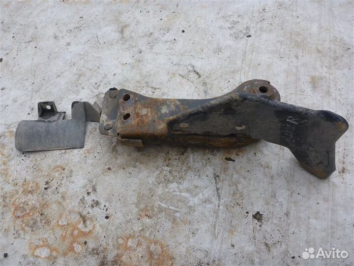 Кронштейн правый Infiniti Fx37 S51 VQ37VHR 2011