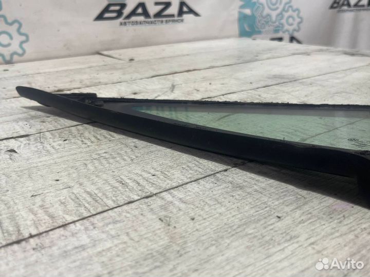 Форточка заднего правого крыла Volkswagen Polo 5