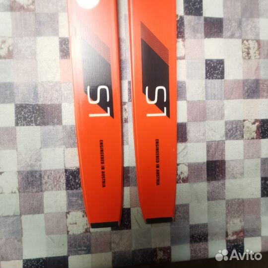 Лыжи беговые Atomik