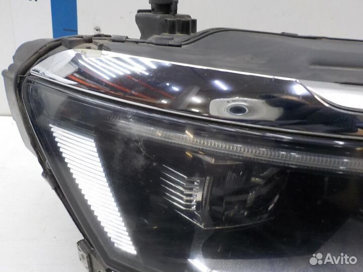 Фара правая Volkswagen Tiguan