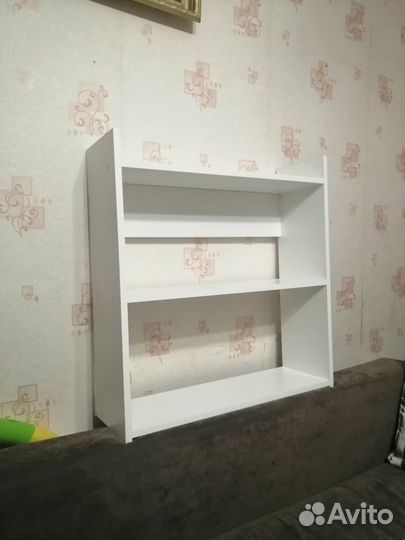 Полка навесная белая