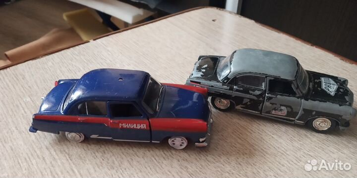 Модель автомобиля Волга 21 (1 : 43 )