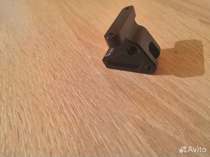 Крепление центральной распорки Ara320500 задняя