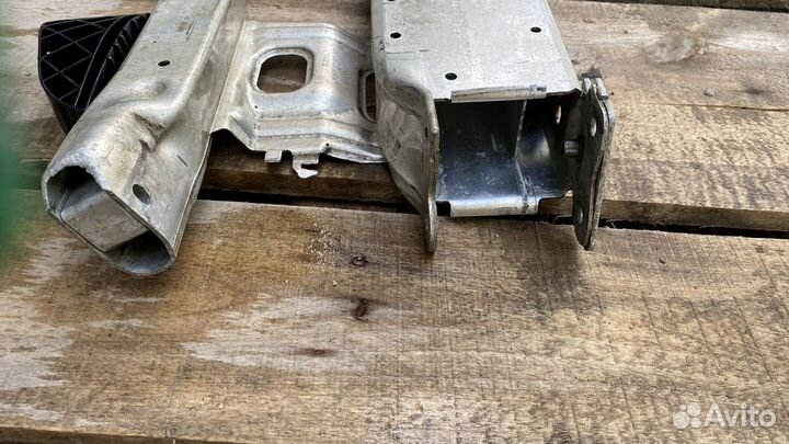 Крепление верхнего усилителя Bmw F30 F20 Бмв Ф20