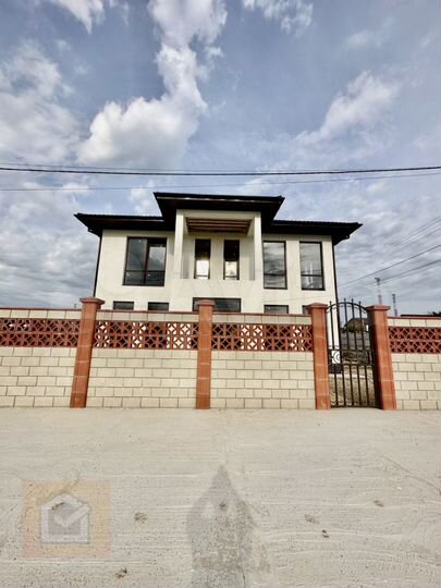 Дом 216 м² на участке 6 сот.