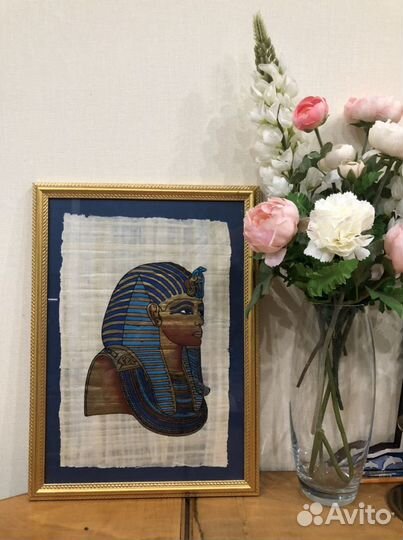 Картина из папируса в рамке