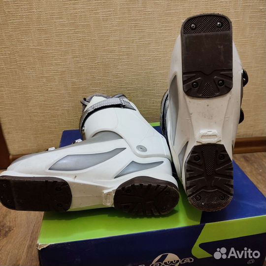 Горнолыжные ботинки женские 40