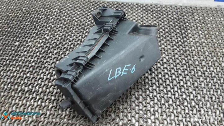 Корпус воздушного фильтра Volkswagen Bora 2004