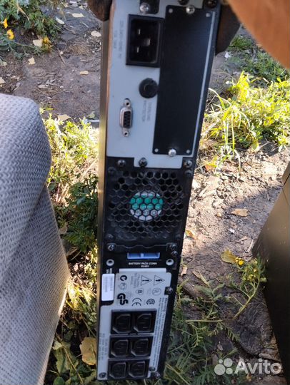 APC Smart ups 2200 источник бесперебойного питания
