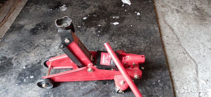 Домкрат гидравлический подкатной 2тонны