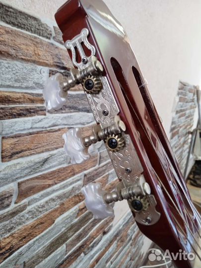 Акустическая гитара