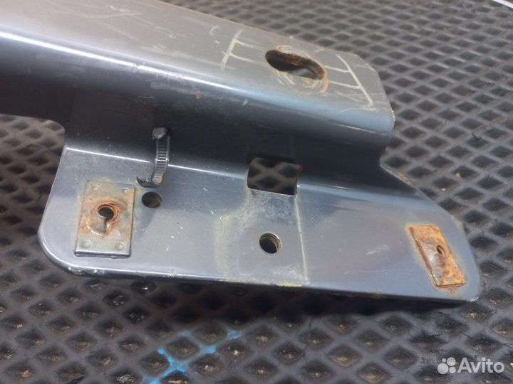 Кронштейн корпуса воздушного фильтра Mercedes