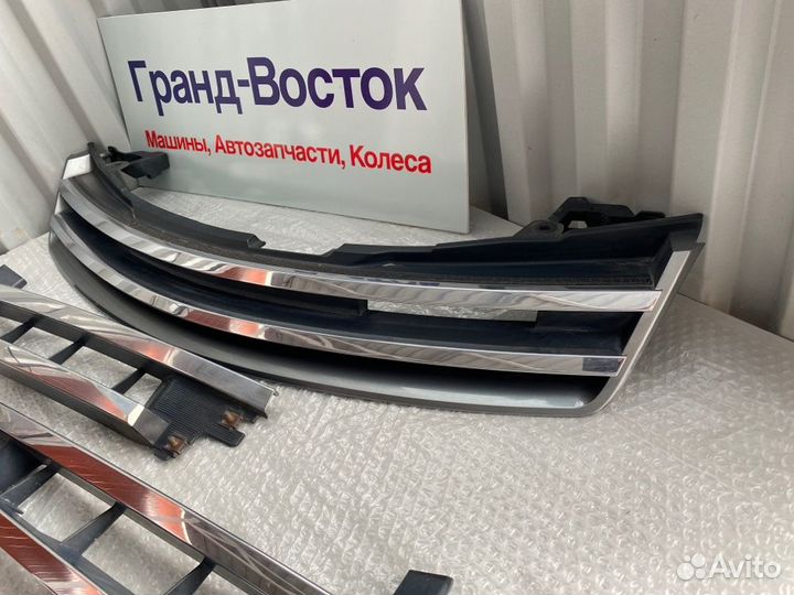 Решетка радиатора Nissan Note E11