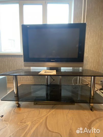 Стеклянная тумба под тв