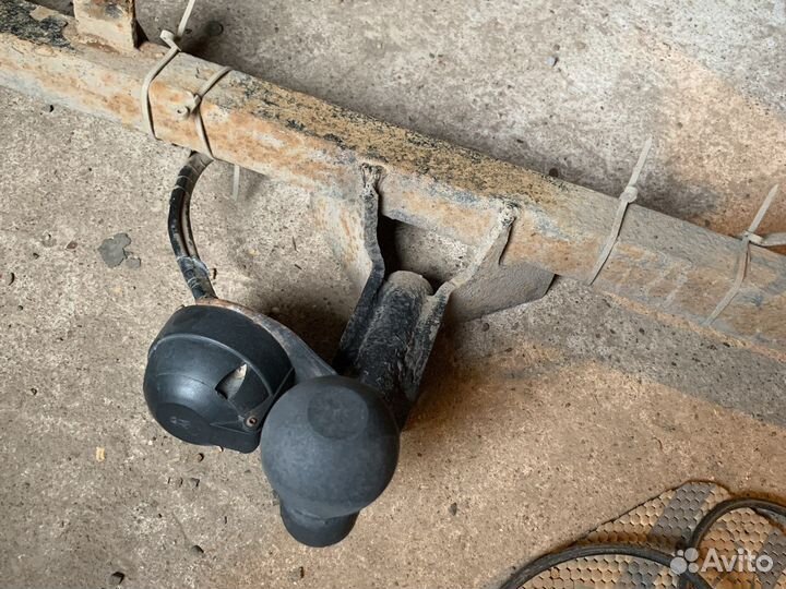 Фаркоп с розеткой лада калина