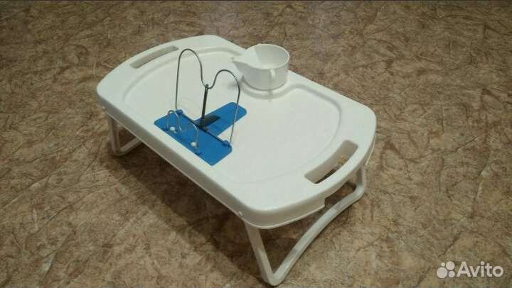 Стол для кормления с подставкой для книг