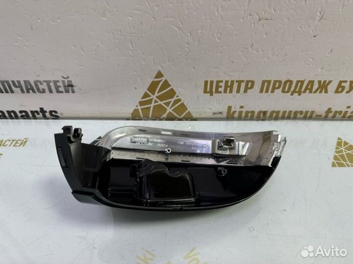 Повторитель поворота в зеркало правый Volkswagen