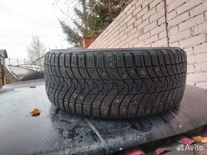 Michelin X-Ice North 3 235/50 R18
