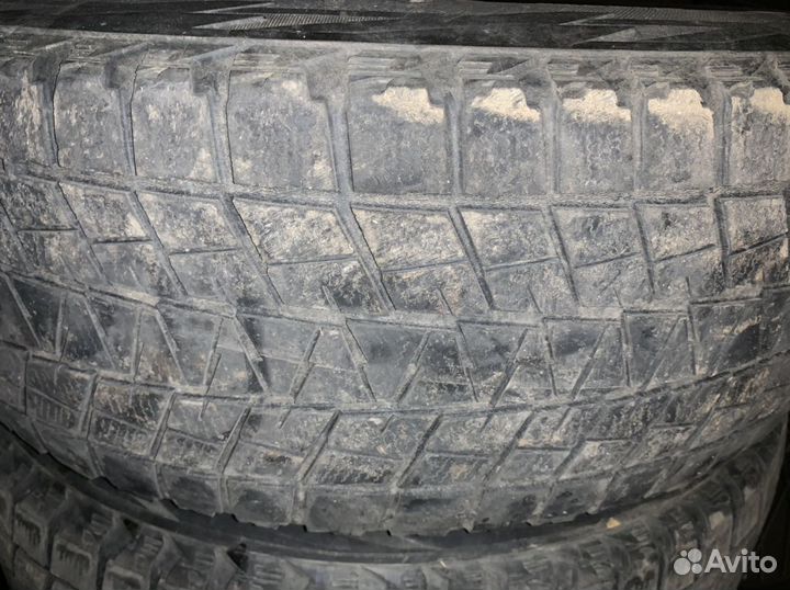 Bridgestone Blizzak DM-V2 235/65 R17