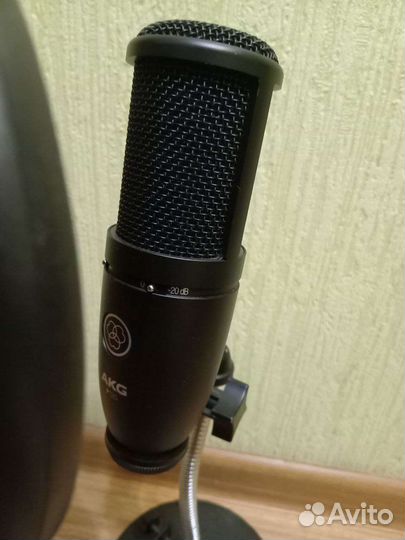 Студийный микрофон AKG p120