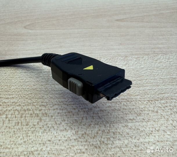 Зарядное устройство для мобильного телефона LG