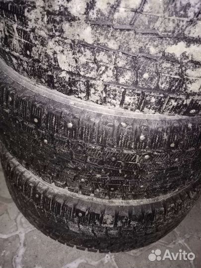 Dunlop SP Winter Ice 01 215/65 R16